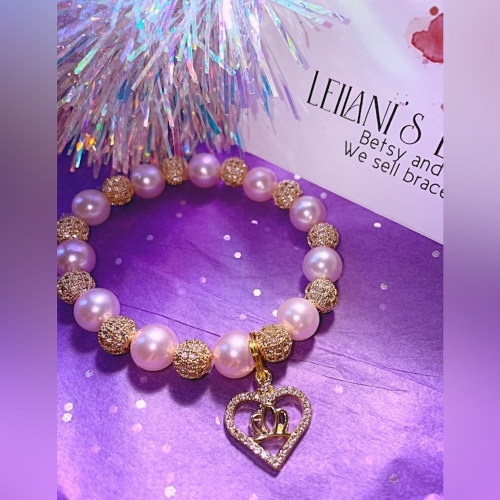 Pink pearl and gold rhinestone bead stretch bracelet/ 10mm pink pearls / - Picture 2 of 4